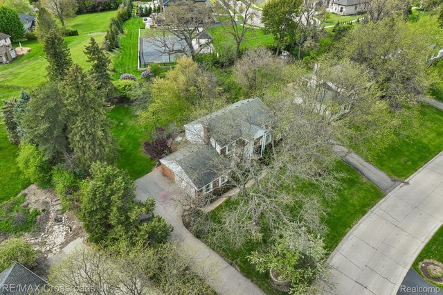 4142 Waterwheel Lane, Bloomfield Hills, MI 48302