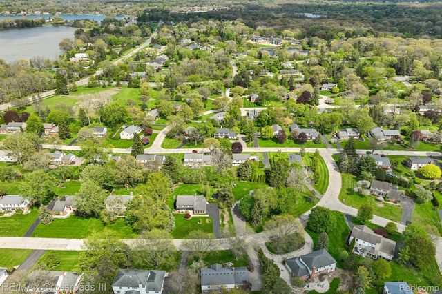 4142 Waterwheel Lane, Bloomfield Hills, MI 48302