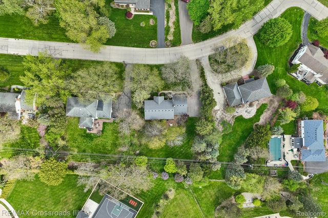 4142 Waterwheel Lane, Bloomfield Hills, MI 48302