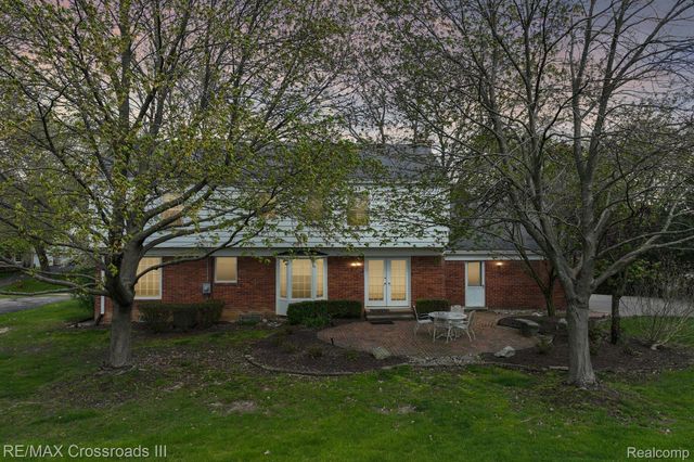 4142 Waterwheel Lane, Bloomfield Hills, MI 48302