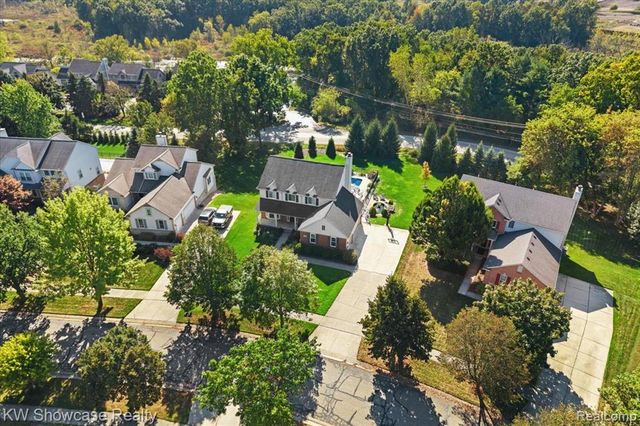 4221 Warrington Drive, Wixom, MI 48393