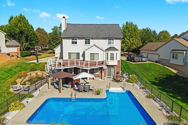 4221 Warrington Drive, Wixom, MI 48393