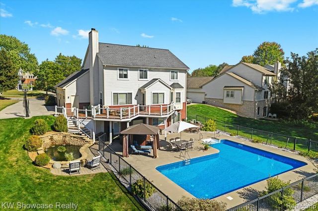 4221 Warrington Drive, Wixom, MI 48393