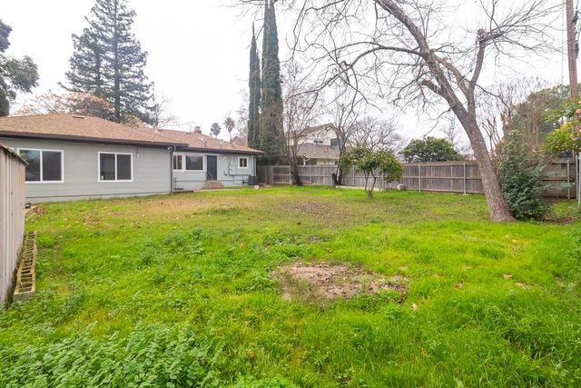 2560 Wright St, Sacramento, CA 95821