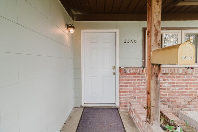 2560 Wright St, Sacramento, CA 95821