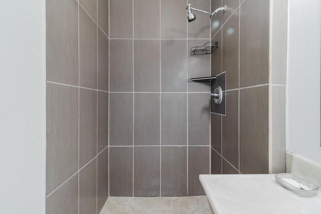 2560 Wright St, Sacramento, CA 95821