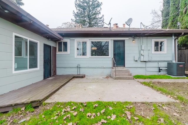 2560 Wright St, Sacramento, CA 95821