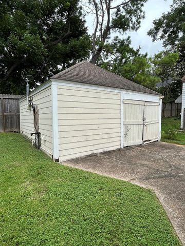 6614 Weslayan Street, West University Place, TX 77005