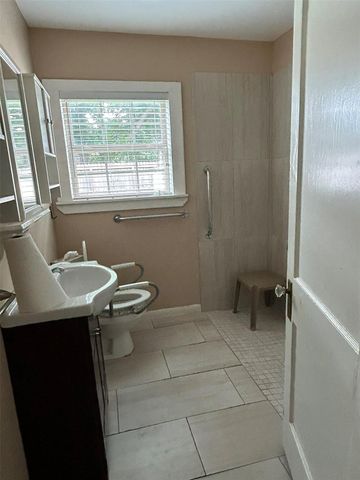 6614 Weslayan Street, West University Place, TX 77005