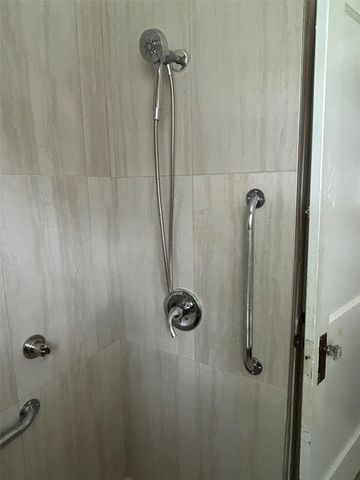 6614 Weslayan Street, West University Place, TX 77005