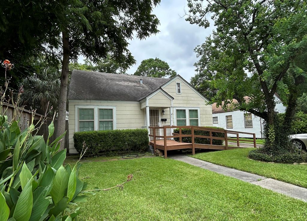 6614 Weslayan Street, West University Place, TX 77005