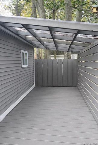 24 Anchor Path, Baiting Hollow, NY 11933