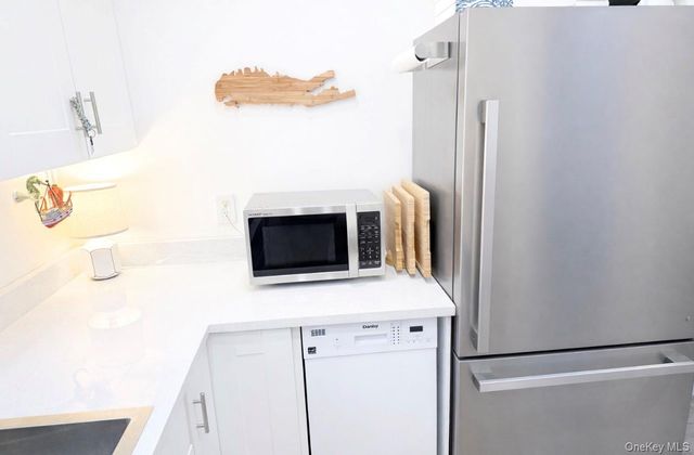 24 Anchor Path, Baiting Hollow, NY 11933