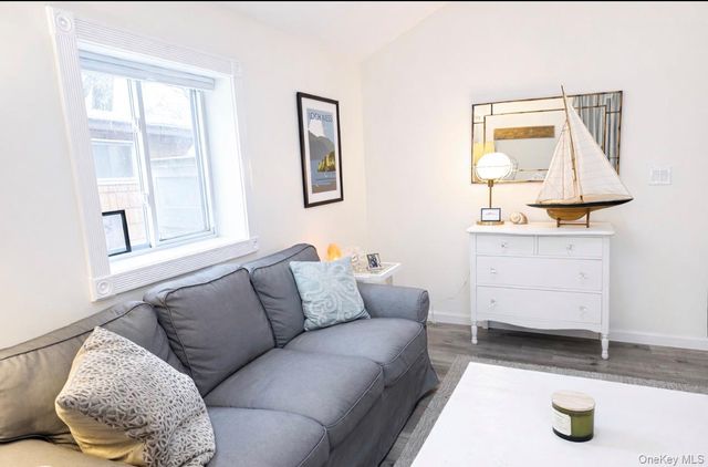 24 Anchor Path, Baiting Hollow, NY 11933