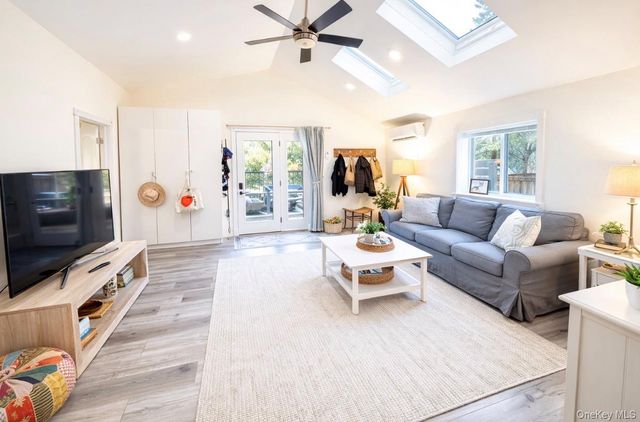 24 Anchor Path, Baiting Hollow, NY 11933