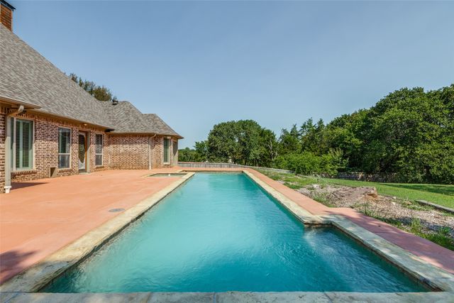 104 Tananger Springs Drive, Denison, TX 75021
