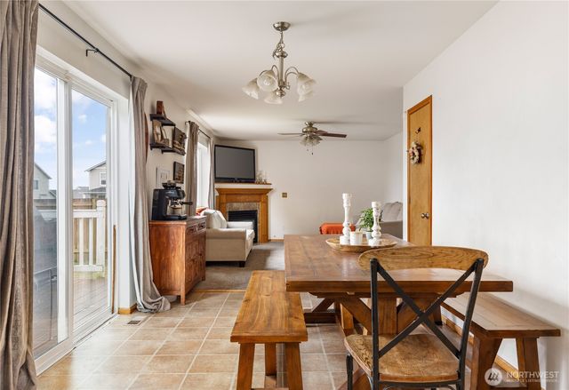 64 SW Festival Court, Oak Harbor, WA 98277