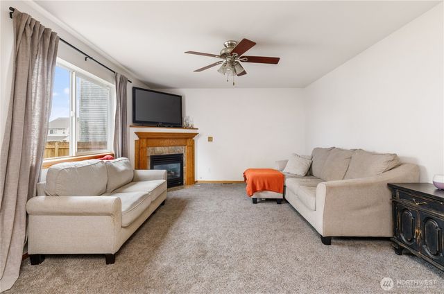 64 SW Festival Court, Oak Harbor, WA 98277