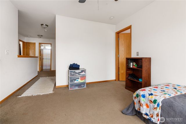 64 SW Festival Court, Oak Harbor, WA 98277