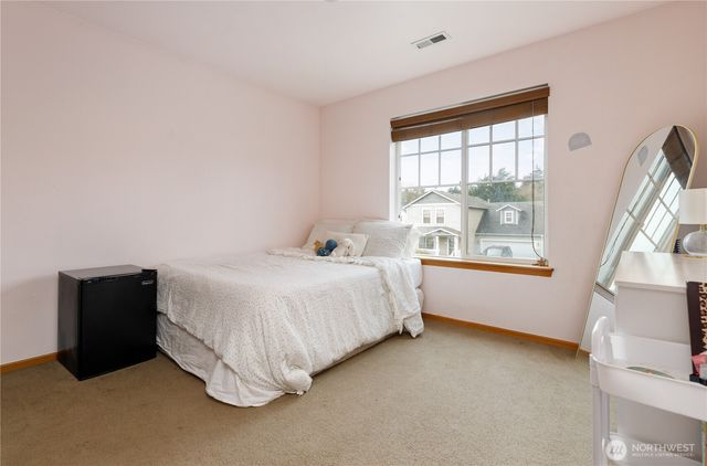 64 SW Festival Court, Oak Harbor, WA 98277