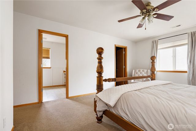 64 SW Festival Court, Oak Harbor, WA 98277