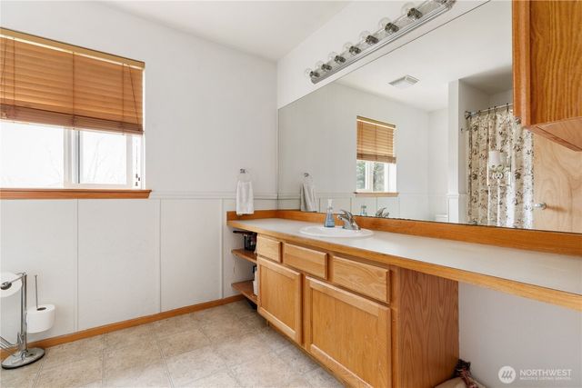 64 SW Festival Court, Oak Harbor, WA 98277