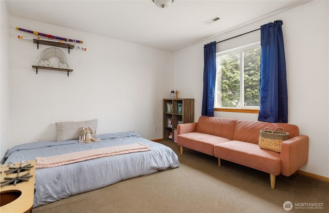 64 SW Festival Court, Oak Harbor, WA 98277