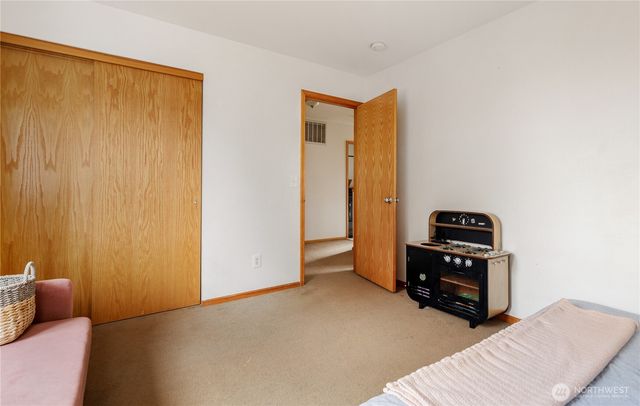 64 SW Festival Court, Oak Harbor, WA 98277