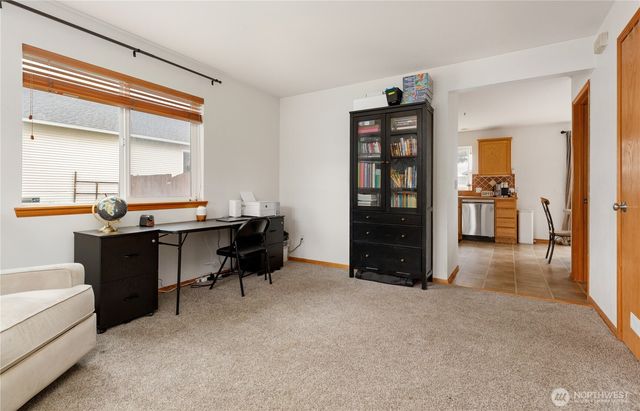 64 SW Festival Court, Oak Harbor, WA 98277