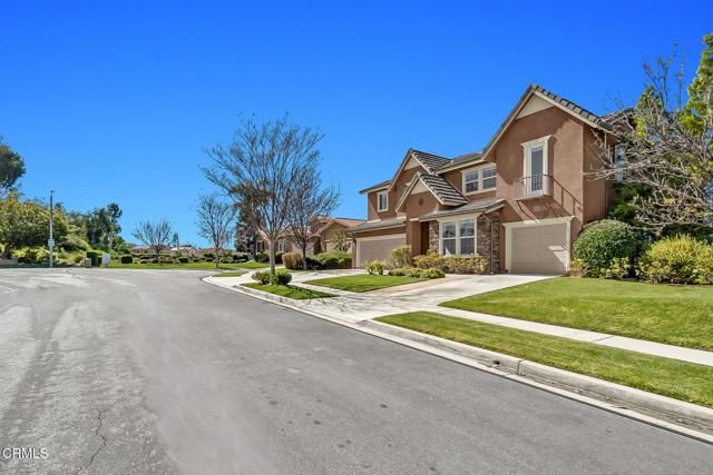 821 Somera Court, Simi Valley, CA 93065