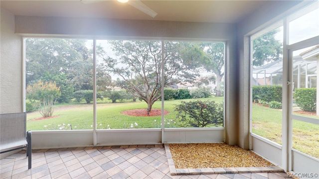 929 W Silver Meadow Loop, Hernando, FL 34442