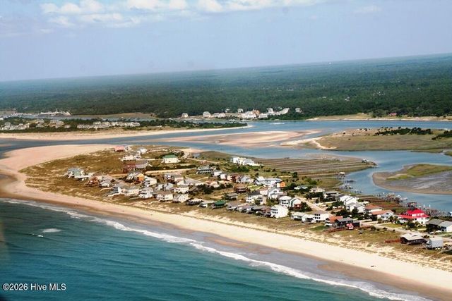 108 SE 22nd Street, Oak Island, NC 28465