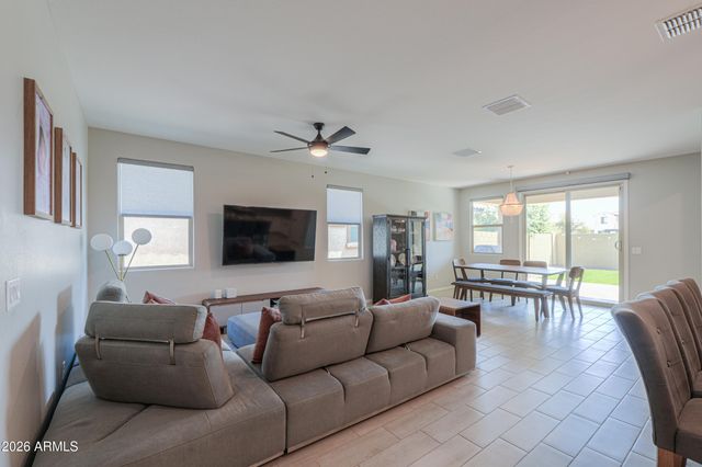 657 E BUCKINGHAM Avenue, Gilbert, AZ 85297