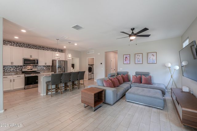 657 E BUCKINGHAM Avenue, Gilbert, AZ 85297