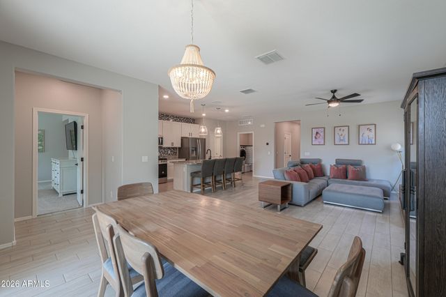 657 E BUCKINGHAM Avenue, Gilbert, AZ 85297