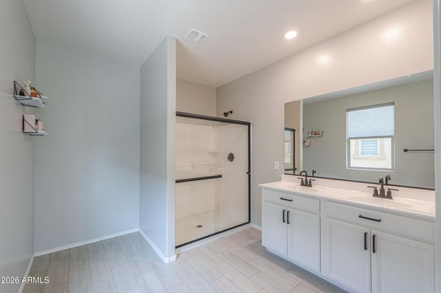 657 E BUCKINGHAM Avenue, Gilbert, AZ 85297