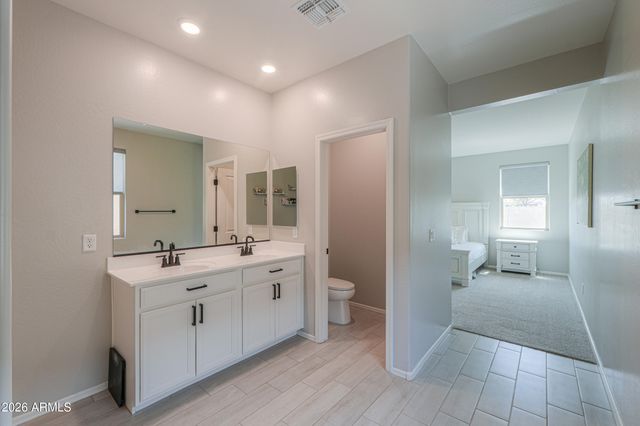 657 E BUCKINGHAM Avenue, Gilbert, AZ 85297