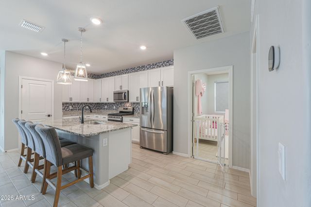 657 E BUCKINGHAM Avenue, Gilbert, AZ 85297