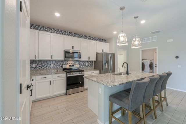 657 E BUCKINGHAM Avenue, Gilbert, AZ 85297