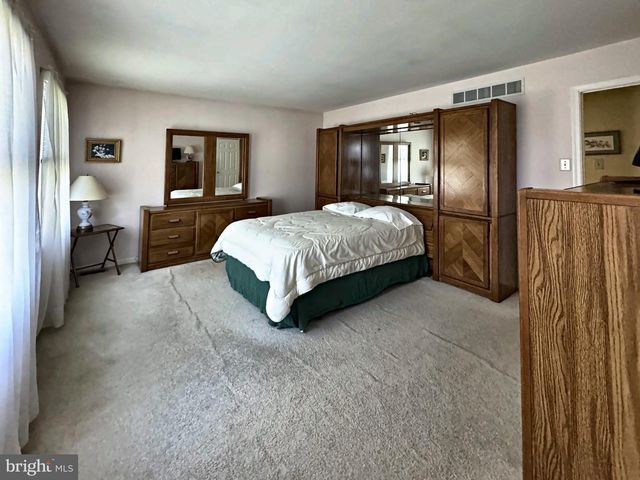 3 LINDEN WAY, Harleysville, PA 19438