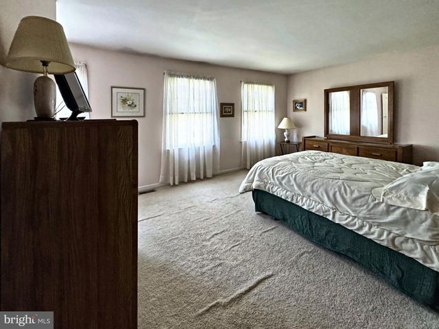 3 LINDEN WAY, Harleysville, PA 19438