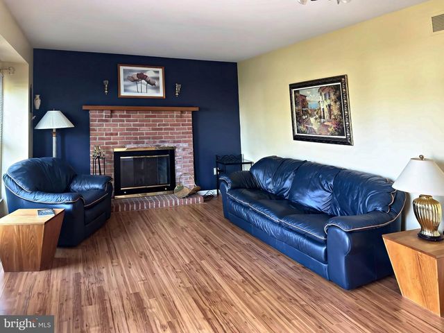 3 LINDEN WAY, Harleysville, PA 19438