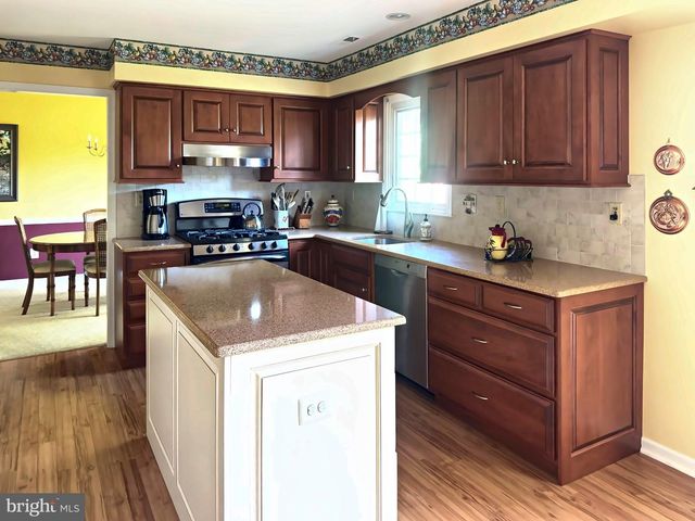 3 LINDEN WAY, Harleysville, PA 19438