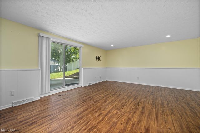 7653 Trenton Trail, Middleburg Heights, OH 44130