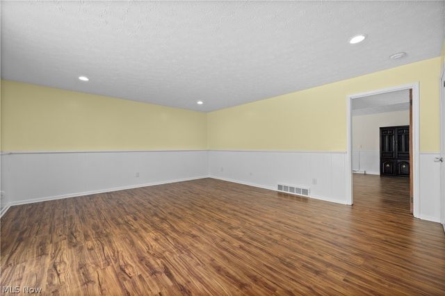 7653 Trenton Trail, Middleburg Heights, OH 44130