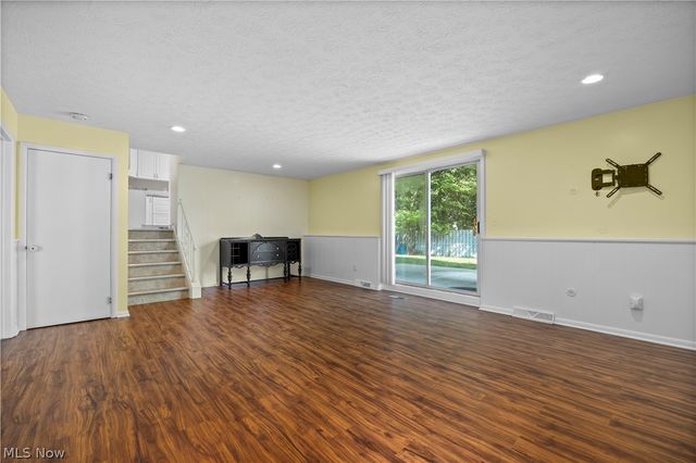 7653 Trenton Trail, Middleburg Heights, OH 44130