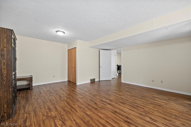 7653 Trenton Trail, Middleburg Heights, OH 44130