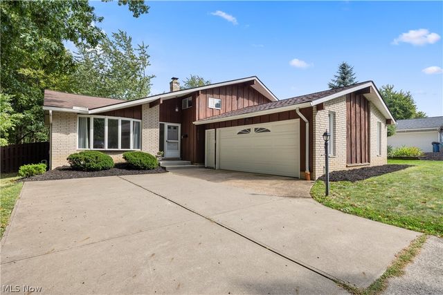 7653 Trenton Trail, Middleburg Heights, OH 44130