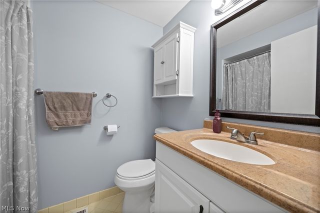 7653 Trenton Trail, Middleburg Heights, OH 44130