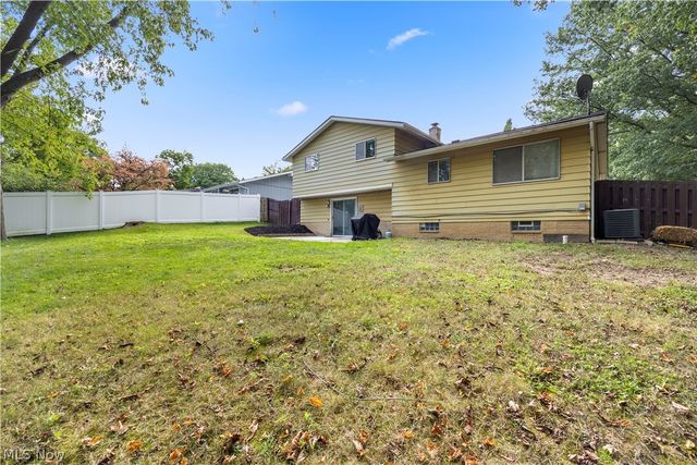 7653 Trenton Trail, Middleburg Heights, OH 44130